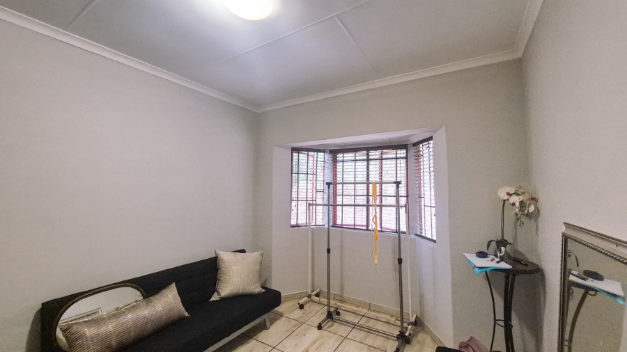 3 Bedroom Property for Sale in Mooivallei Park North West
